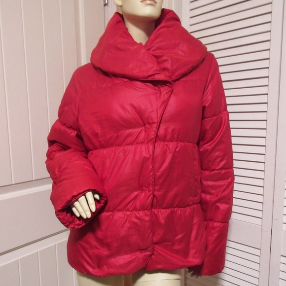 H&M Womens Red Puffer Jacket Coat size 10 Medium Oversized Quilted Snap Closure - Picture 2 of 8